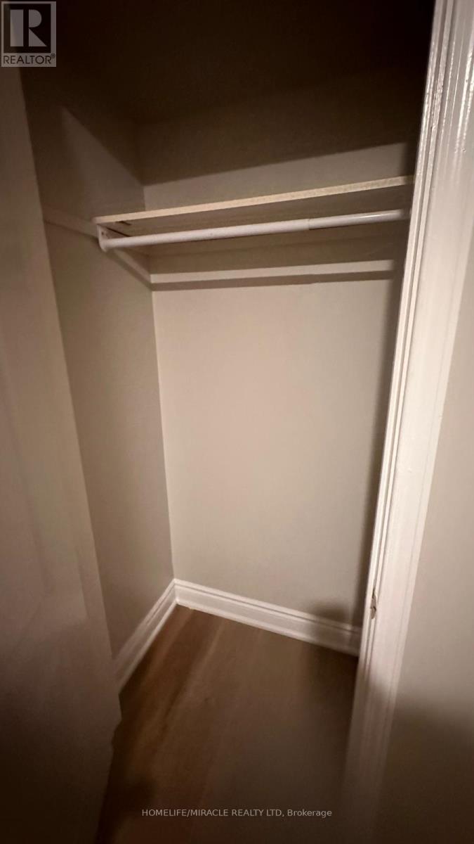 7100 Walworth Court, Mississauga, Ontario  L5N 7L4 - Photo 11 - W12544602