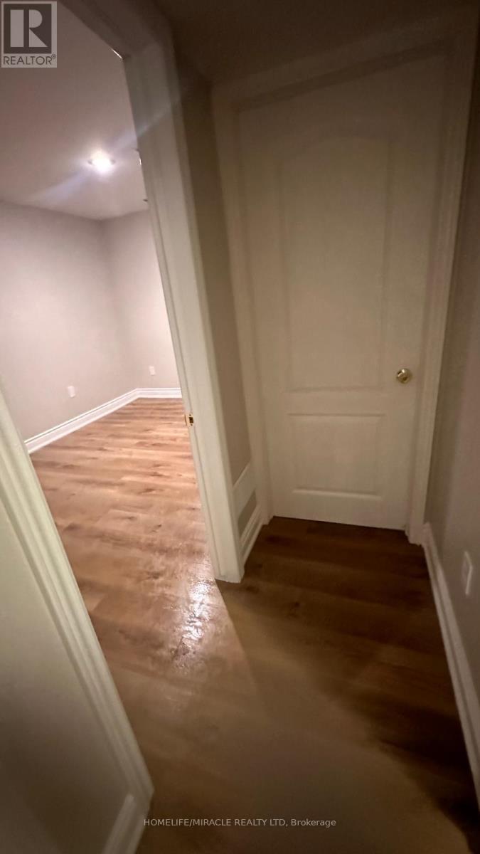 7100 Walworth Court, Mississauga, Ontario  L5N 7L4 - Photo 13 - W12544602