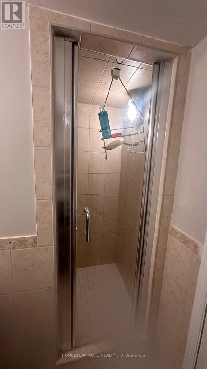 7100 Walworth Court, Mississauga, Ontario  L5N 7L4 - Photo 14 - W12544602