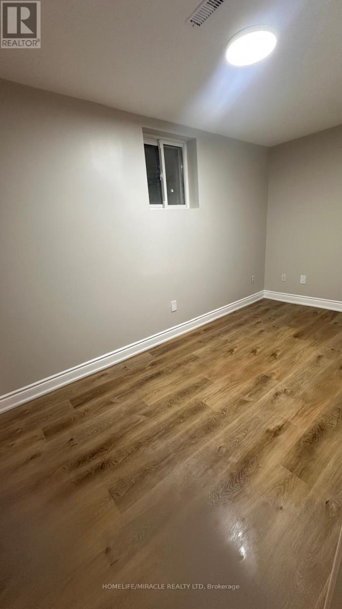 7100 Walworth Court, Mississauga, Ontario  L5N 7L4 - Photo 16 - W12544602