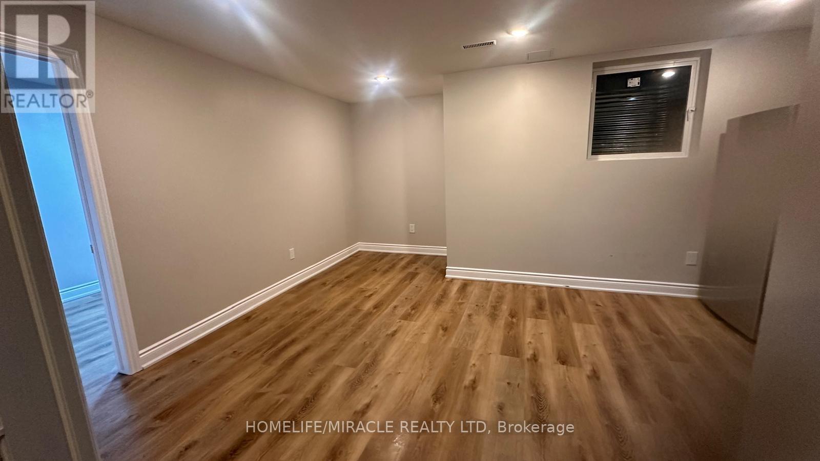 7100 Walworth Court, Mississauga, Ontario  L5N 7L4 - Photo 8 - W12544602