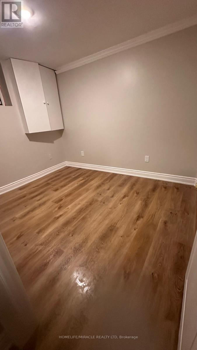 7100 Walworth Court, Mississauga, Ontario  L5N 7L4 - Photo 9 - W12544602