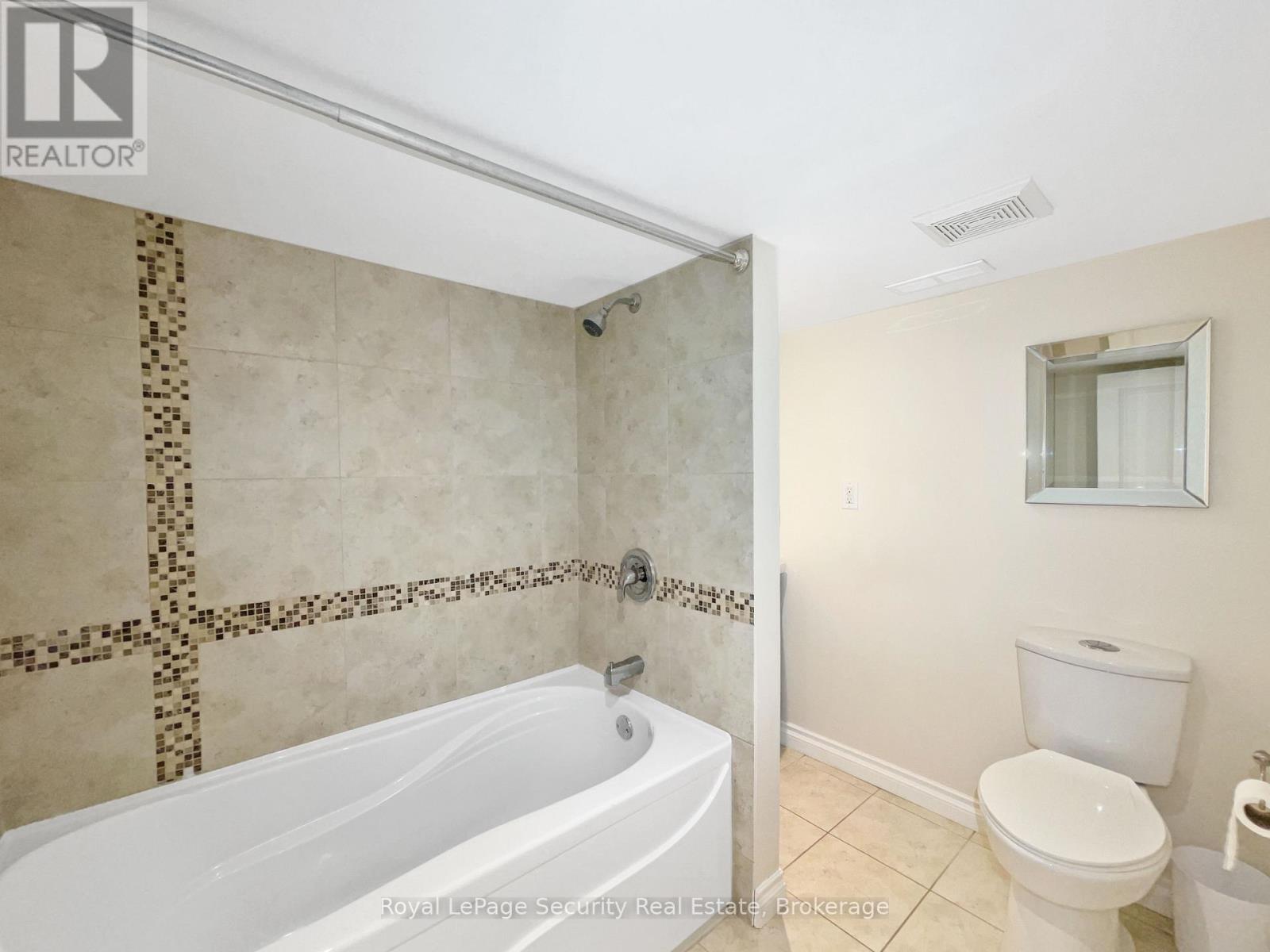 Lower - 29 Morland Road, Toronto, Ontario  M6S 2M7 - Photo 8 - W12544604