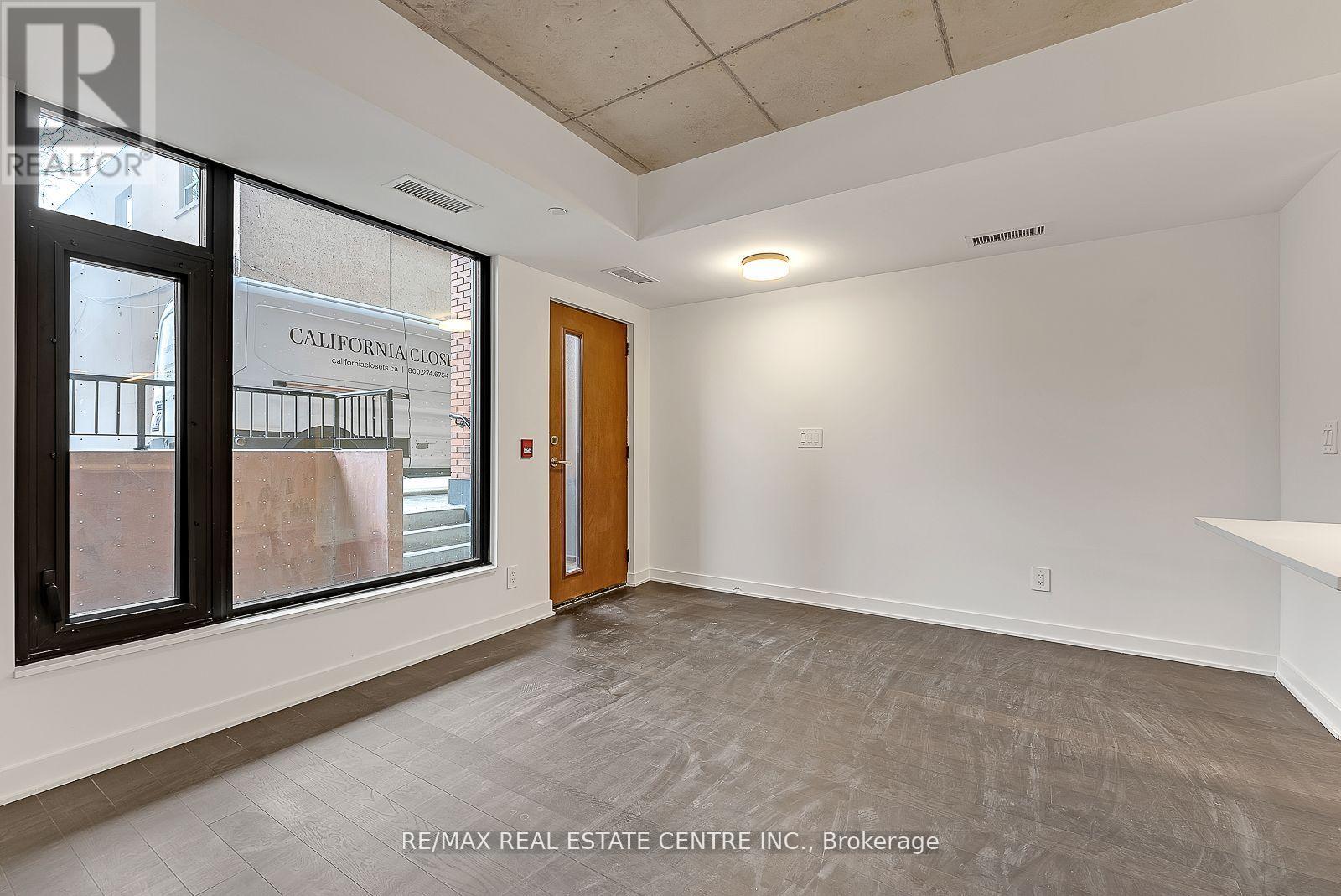 7 Watkinson Avenue, Toronto, Ontario  M6P 1Y2 - Photo 10 - W12544622