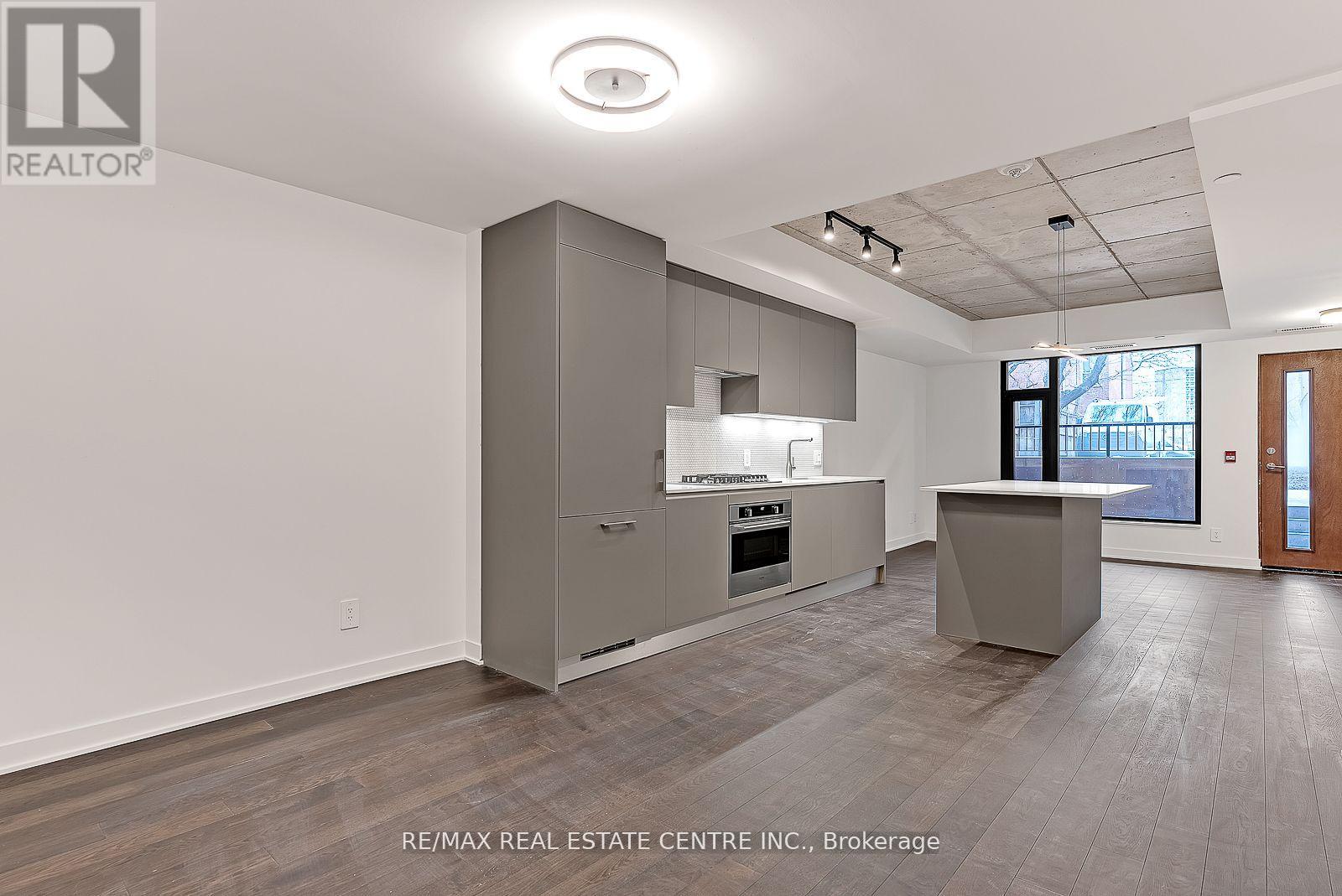 7 Watkinson Avenue, Toronto, Ontario  M6P 1Y2 - Photo 15 - W12544622