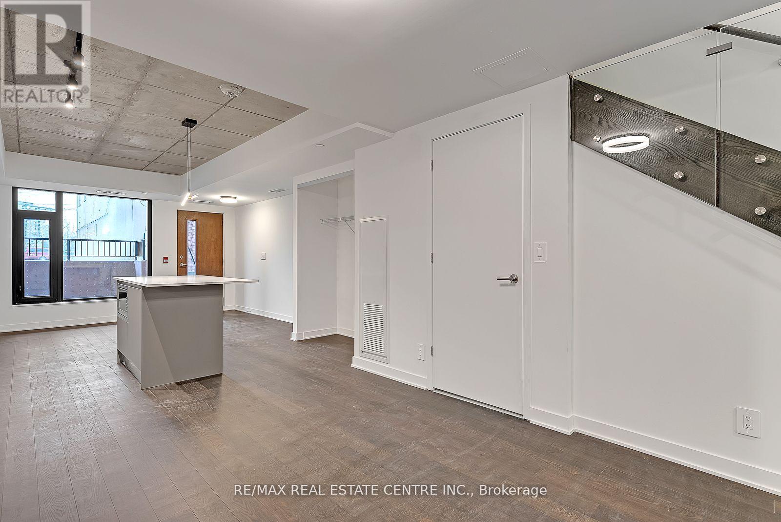 7 Watkinson Avenue, Toronto, Ontario  M6P 1Y2 - Photo 16 - W12544622