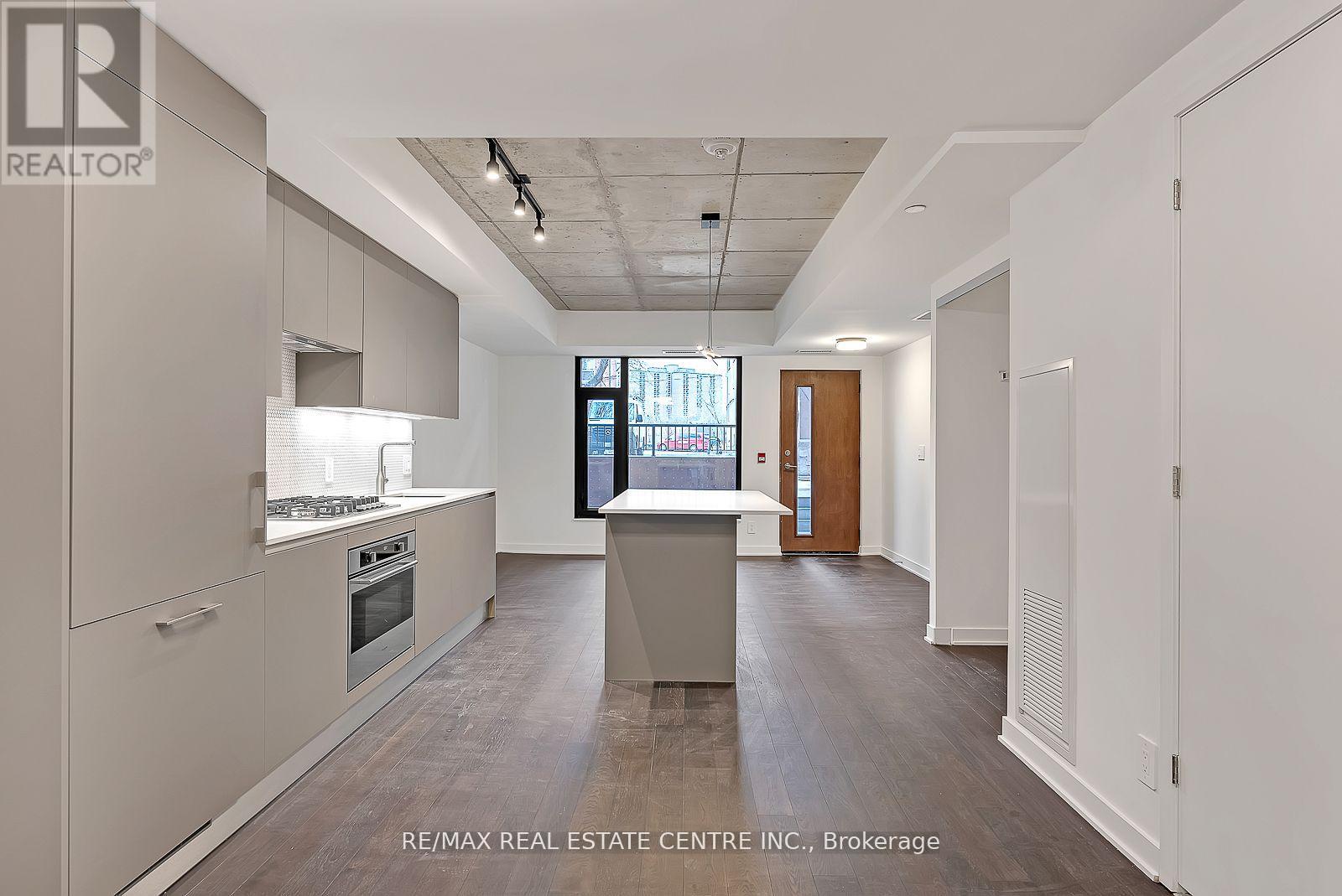 7 Watkinson Avenue, Toronto, Ontario  M6P 1Y2 - Photo 17 - W12544622