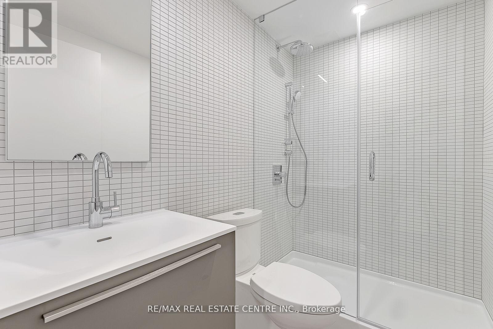 7 Watkinson Avenue, Toronto, Ontario  M6P 1Y2 - Photo 18 - W12544622