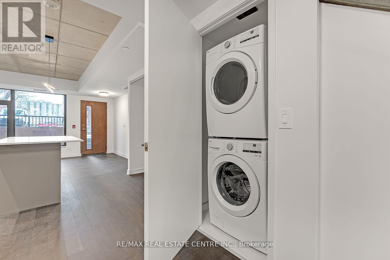 7 Watkinson Avenue, Toronto, Ontario  M6P 1Y2 - Photo 20 - W12544622