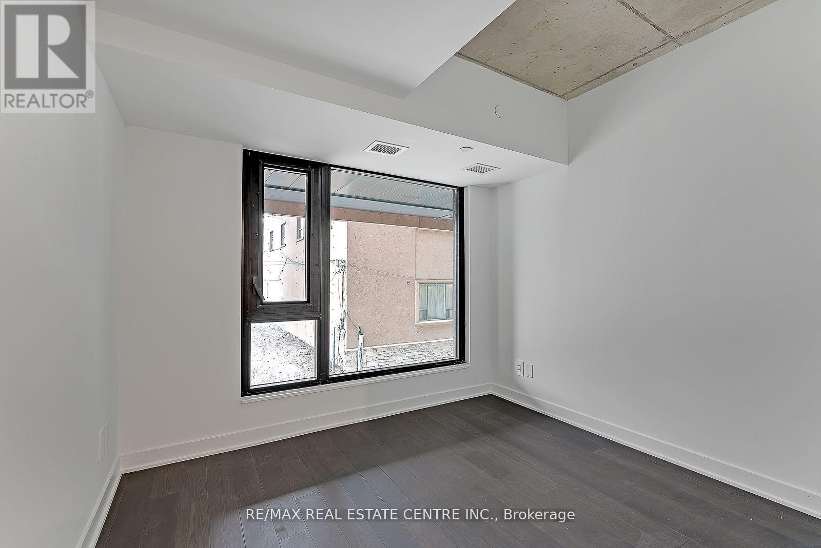 7 Watkinson Avenue, Toronto, Ontario  M6P 1Y2 - Photo 24 - W12544622