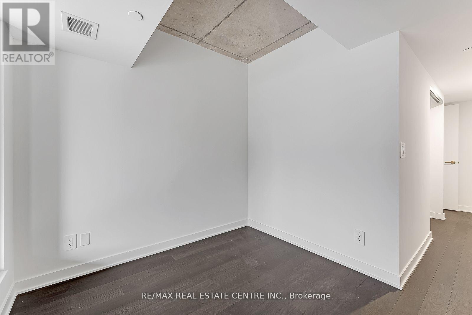 7 Watkinson Avenue, Toronto, Ontario  M6P 1Y2 - Photo 25 - W12544622