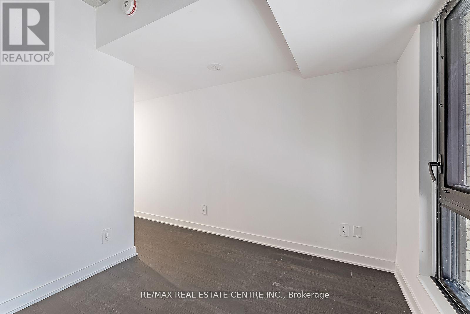 7 Watkinson Avenue, Toronto, Ontario  M6P 1Y2 - Photo 26 - W12544622