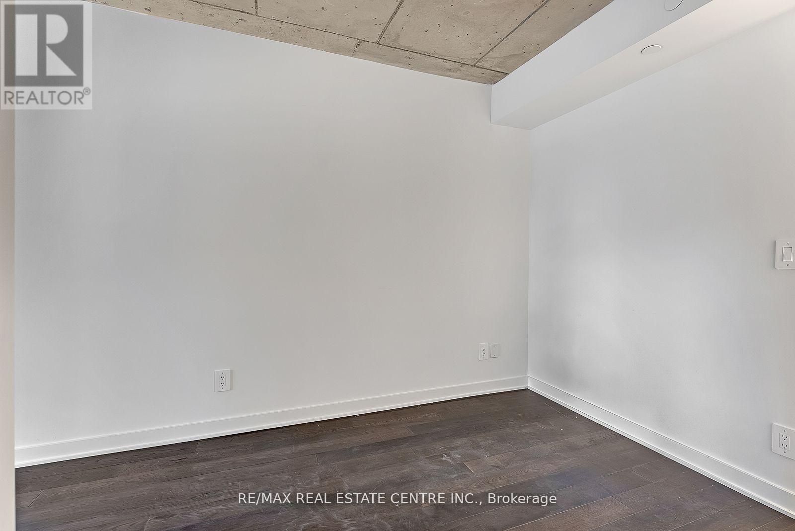 7 Watkinson Avenue, Toronto, Ontario  M6P 1Y2 - Photo 32 - W12544622