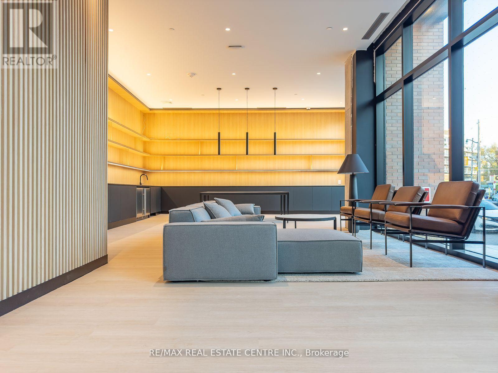 7 Watkinson Avenue, Toronto, Ontario  M6P 1Y2 - Photo 33 - W12544622