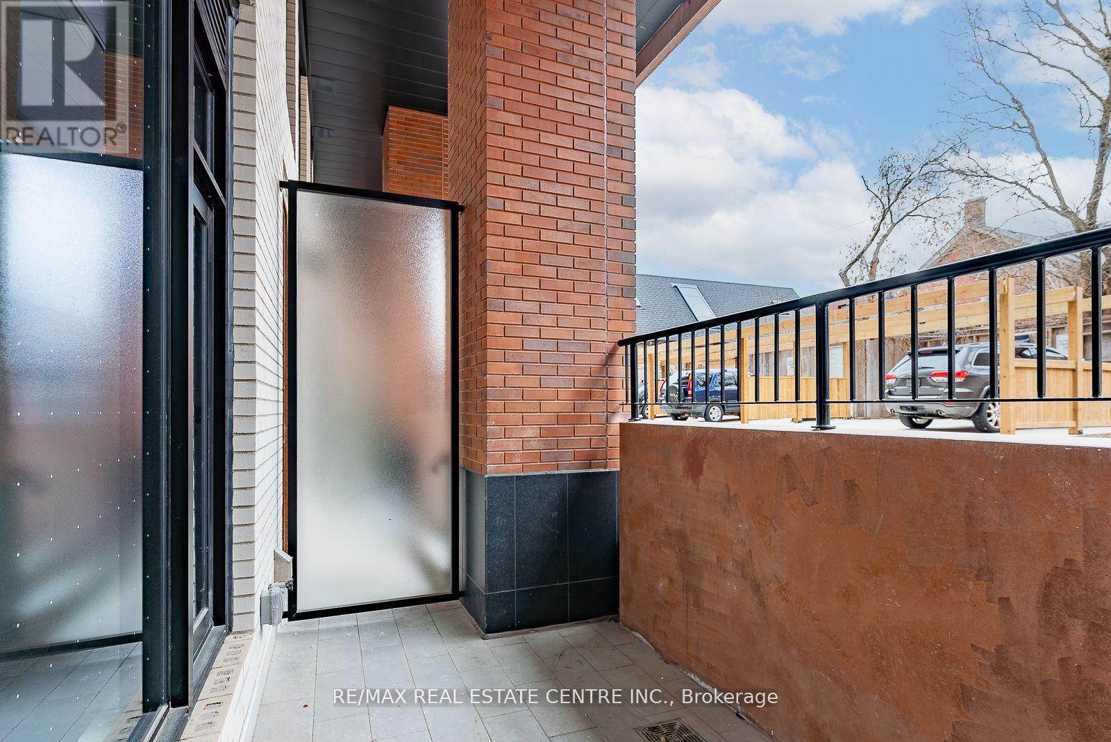 7 Watkinson Avenue, Toronto, Ontario  M6P 1Y2 - Photo 4 - W12544622