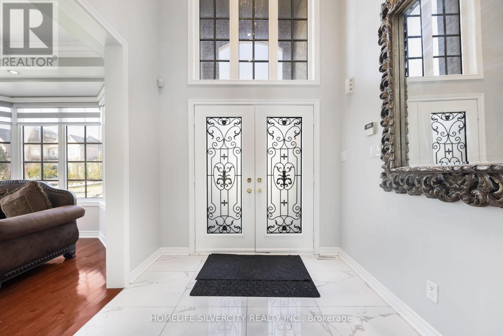 29 Sagebrook Road, Brampton, Ontario  L6P 2Y5 - Photo 3 - W12544628