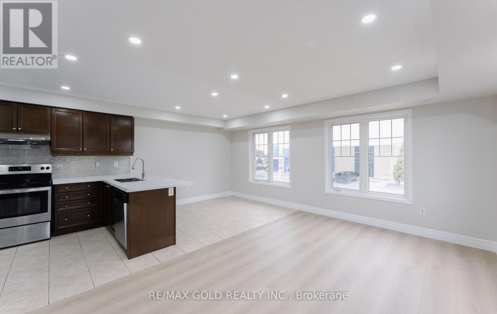 45 Seachart Place, Brampton, Ontario  L6P 3E1 - Photo 11 - W12544632