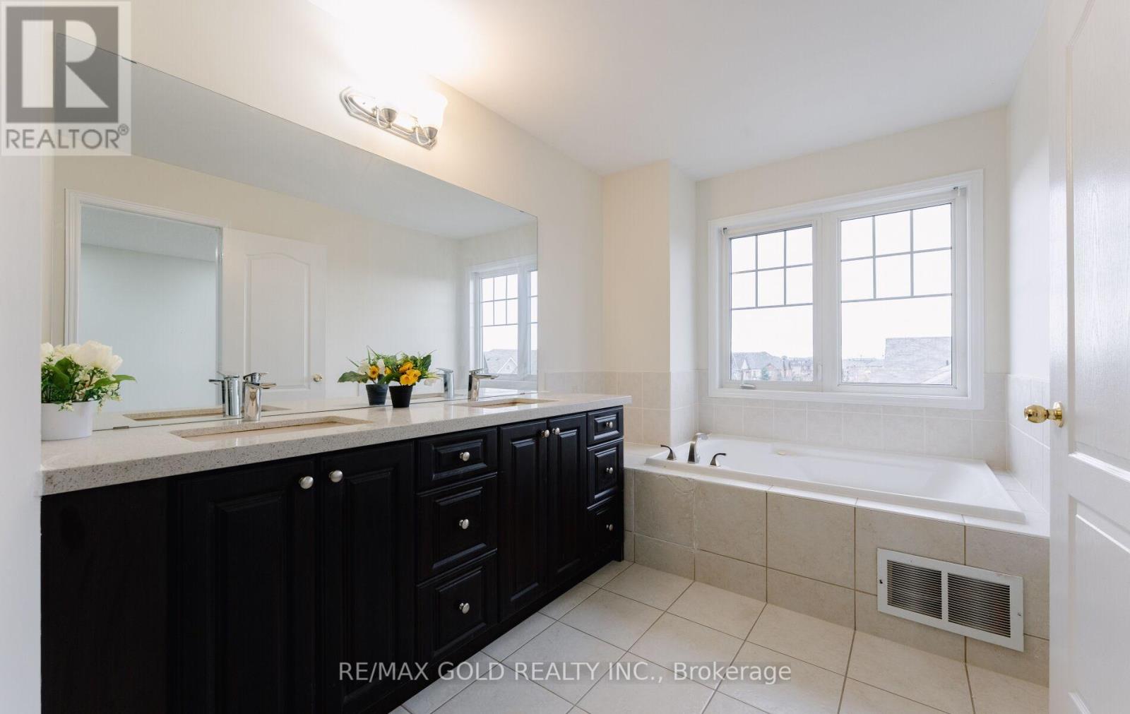 45 Seachart Place, Brampton, Ontario  L6P 3E1 - Photo 30 - W12544632