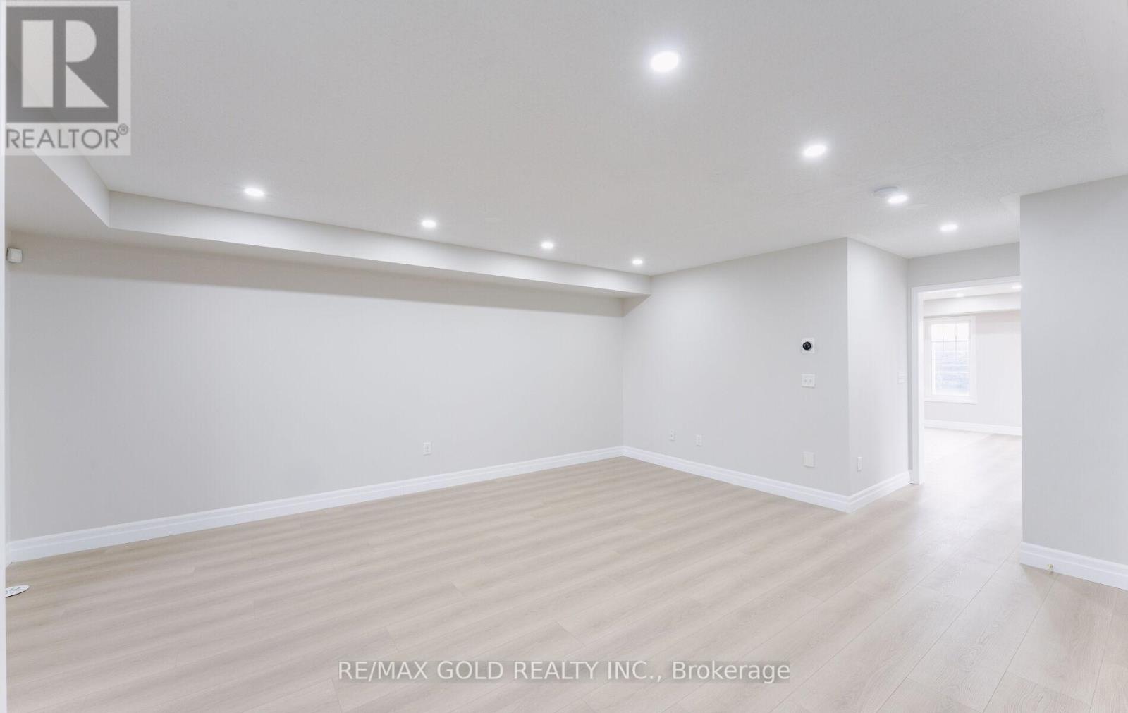 45 Seachart Place, Brampton, Ontario  L6P 3E1 - Photo 6 - W12544632