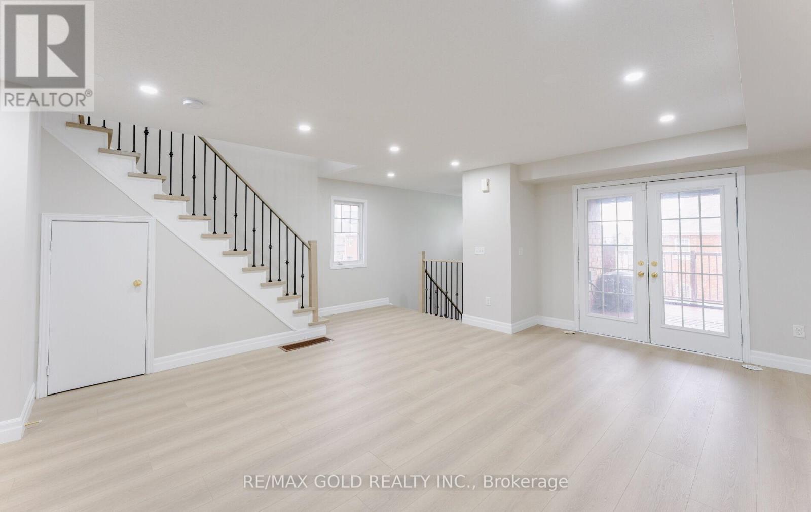 45 Seachart Place, Brampton, Ontario  L6P 3E1 - Photo 8 - W12544632