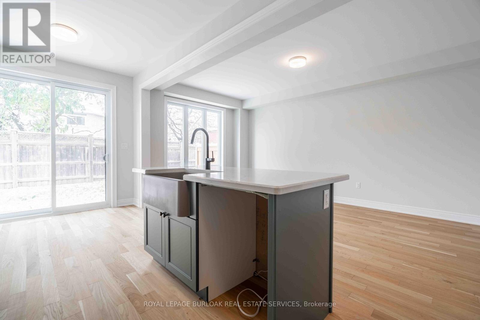 19 - 2184 Postmaster Drive, Oakville, Ontario  L6M 3X2 - Photo 14 - W12544646