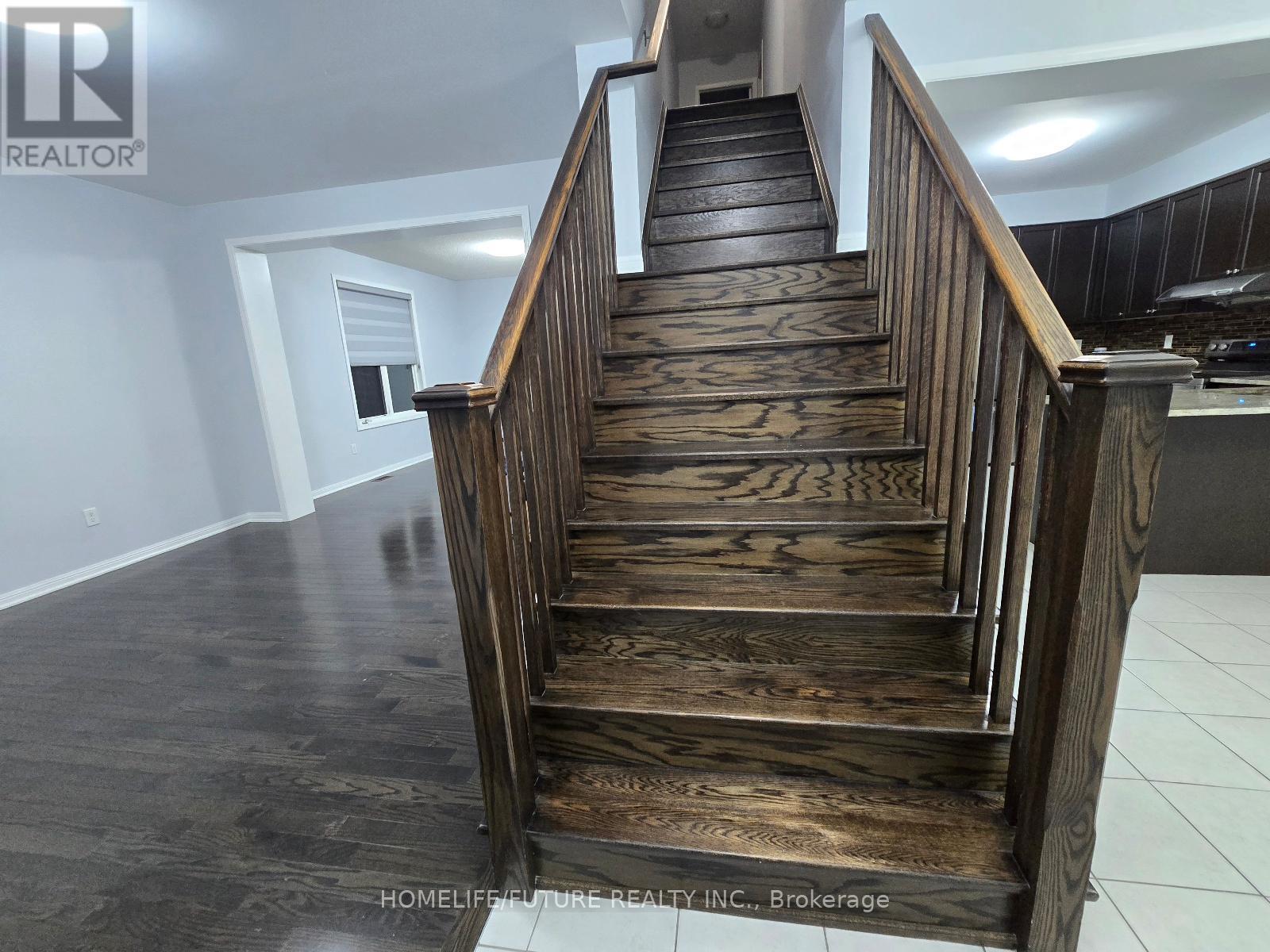 (Main & 2nd Flr) - 36 Ventura Avenue, Brampton, Ontario  L6Y 4Y8 - Photo 11 - W12544662