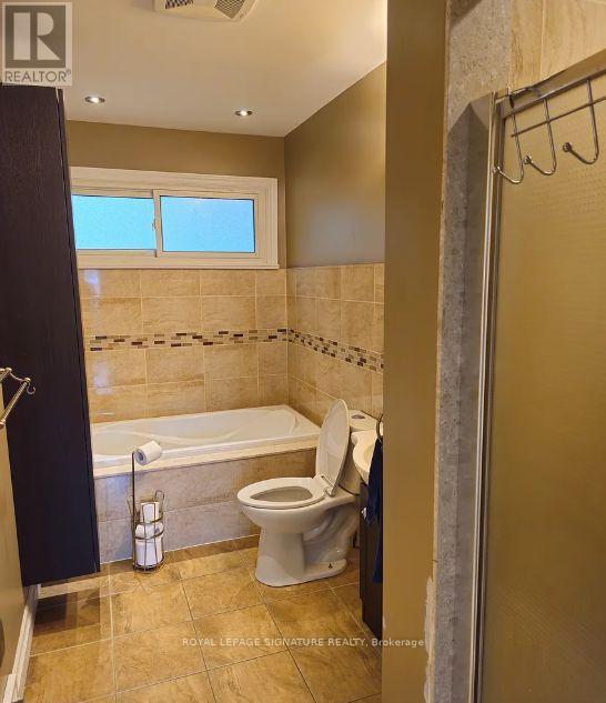 1457 Rometown Drive, Mississauga, Ontario  L5E 2T6 - Photo 13 - W12544680