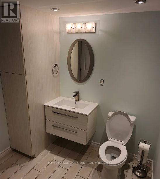 1457 Rometown Drive, Mississauga, Ontario  L5E 2T6 - Photo 20 - W12544680