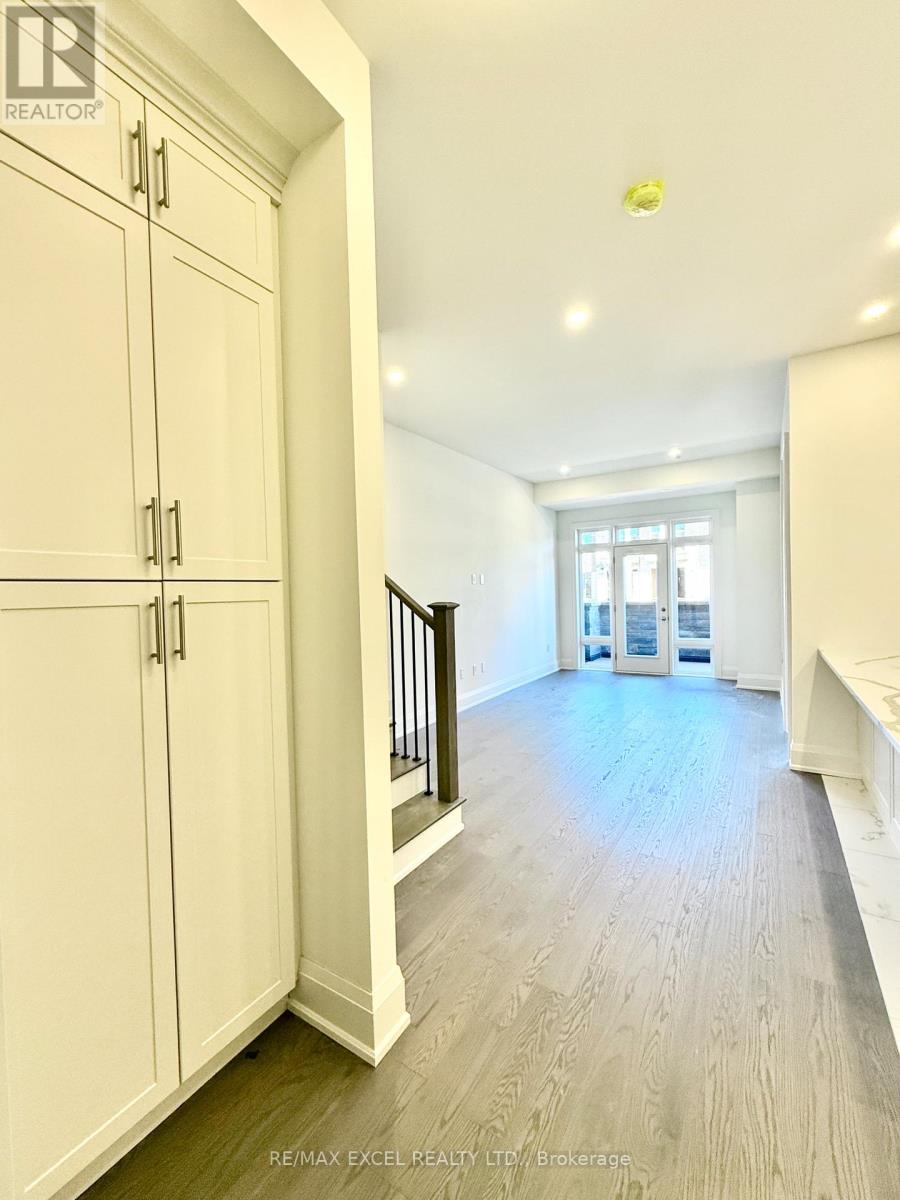 3100 Azam Way, Oakville, Ontario  L6M 4K1 - Photo 10 - W12544688