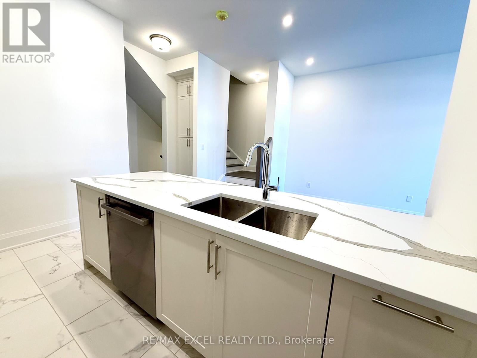 3100 Azam Way, Oakville, Ontario  L6M 4K1 - Photo 16 - W12544688