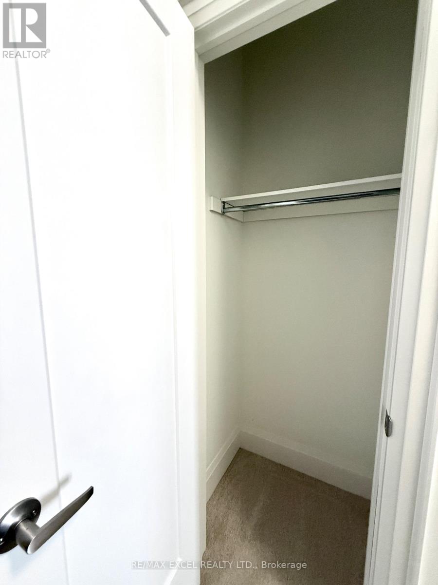 3100 Azam Way, Oakville, Ontario  L6M 4K1 - Photo 6 - W12544688