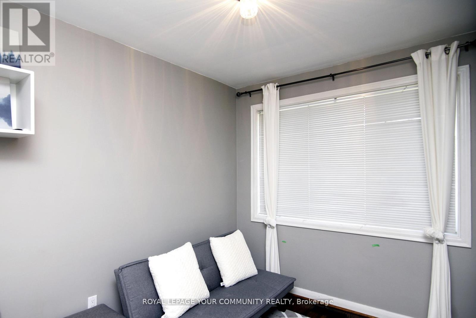 136 Strathburn Boulevard, Toronto, Ontario  M9M 2L1 - Photo 13 - W12544696