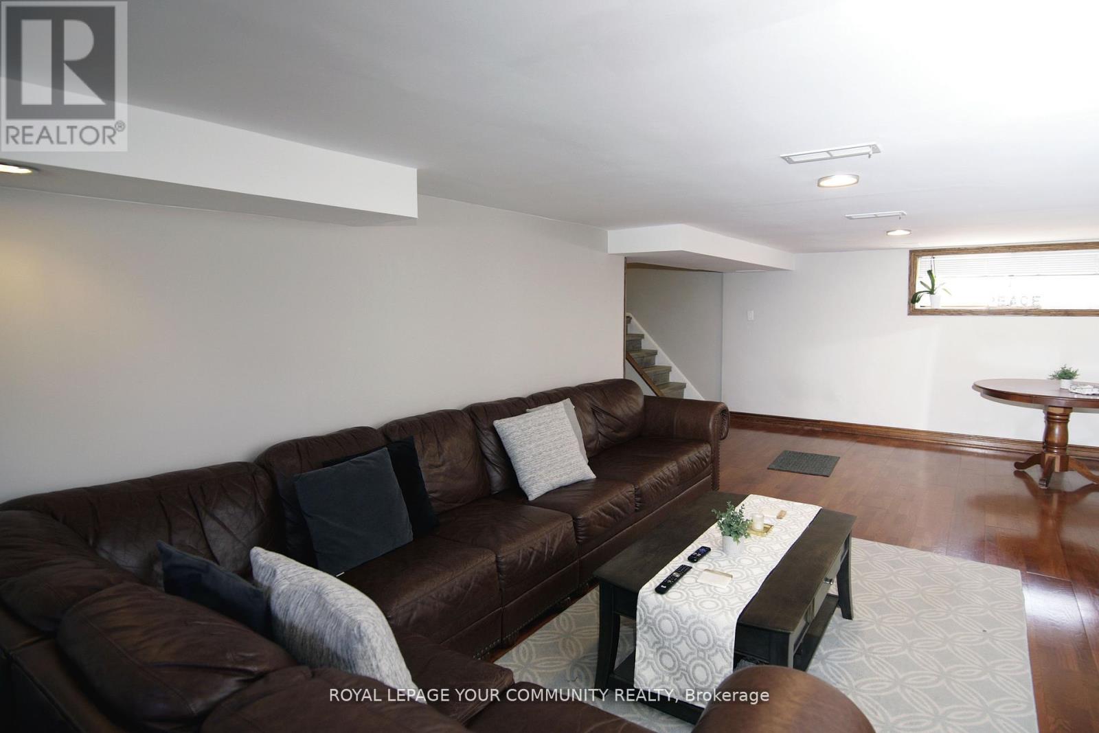 136 Strathburn Boulevard, Toronto, Ontario  M9M 2L1 - Photo 24 - W12544696