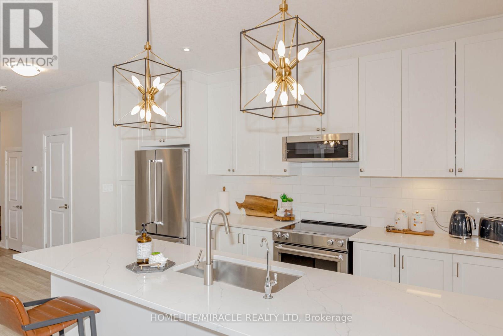 115 Monarch Woods Drive, Kitchener, Ontario  N2P 0K2 - Photo 12 - X12544612