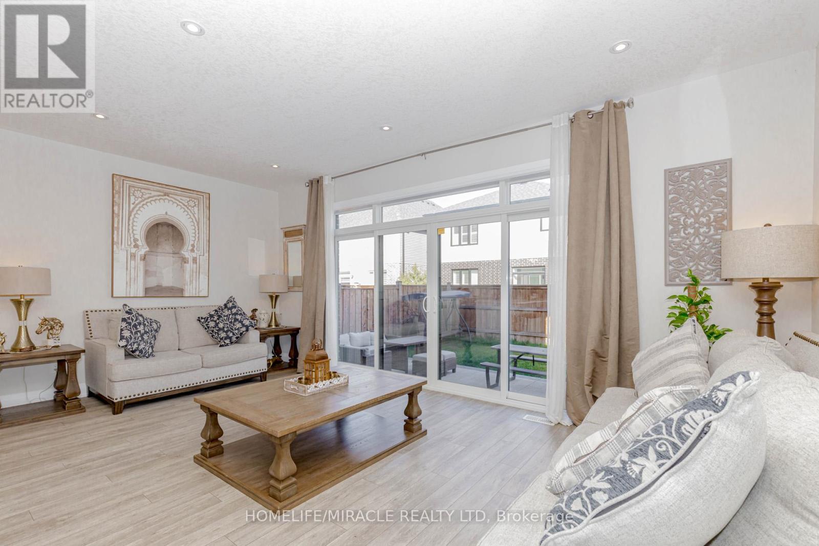 115 Monarch Woods Drive, Kitchener, Ontario  N2P 0K2 - Photo 15 - X12544612