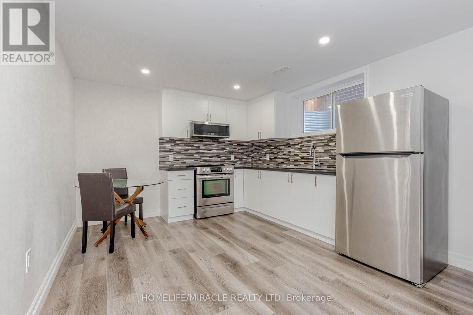 115 Monarch Woods Drive, Kitchener, Ontario  N2P 0K2 - Photo 39 - X12544612