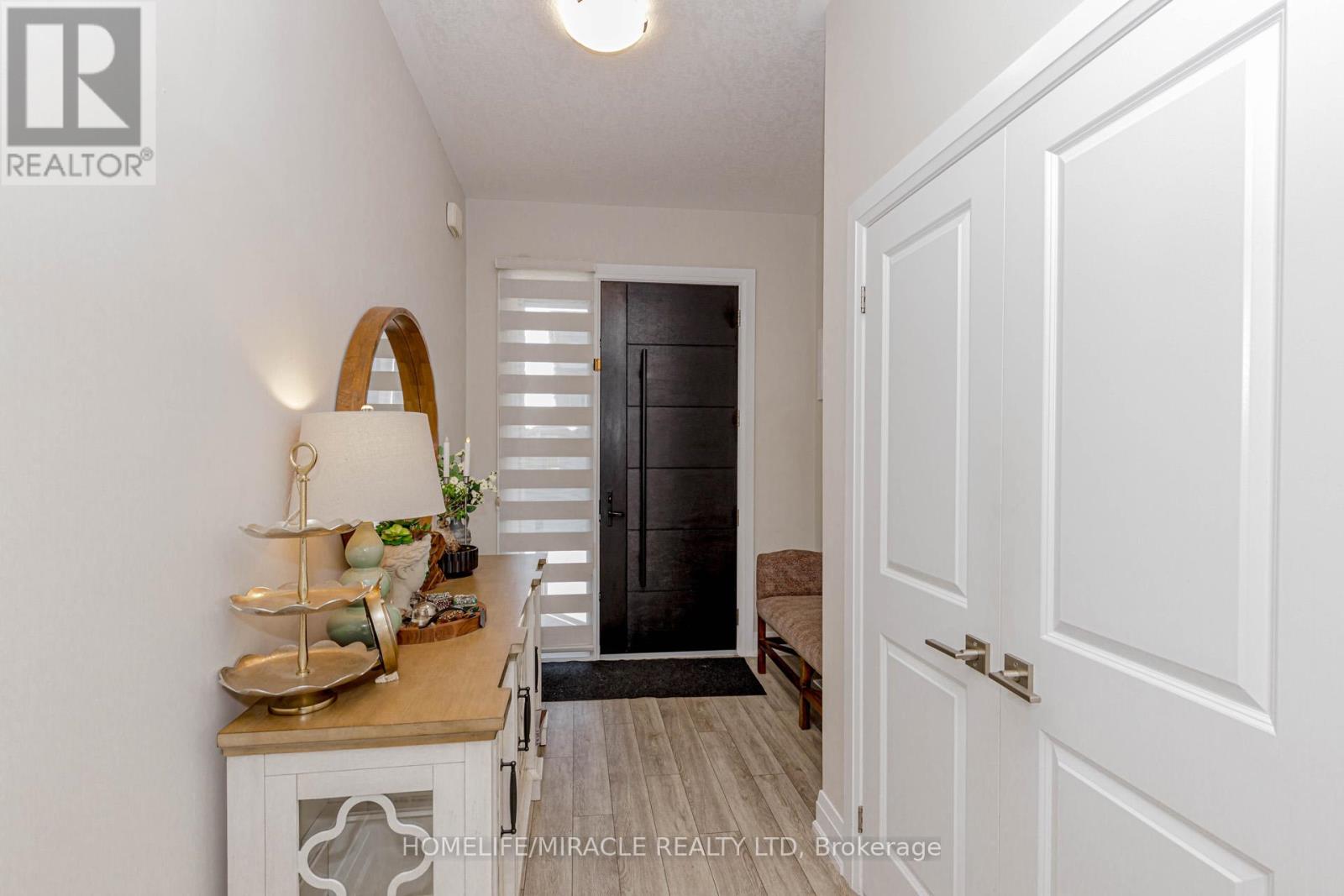 115 Monarch Woods Drive, Kitchener, Ontario  N2P 0K2 - Photo 4 - X12544612