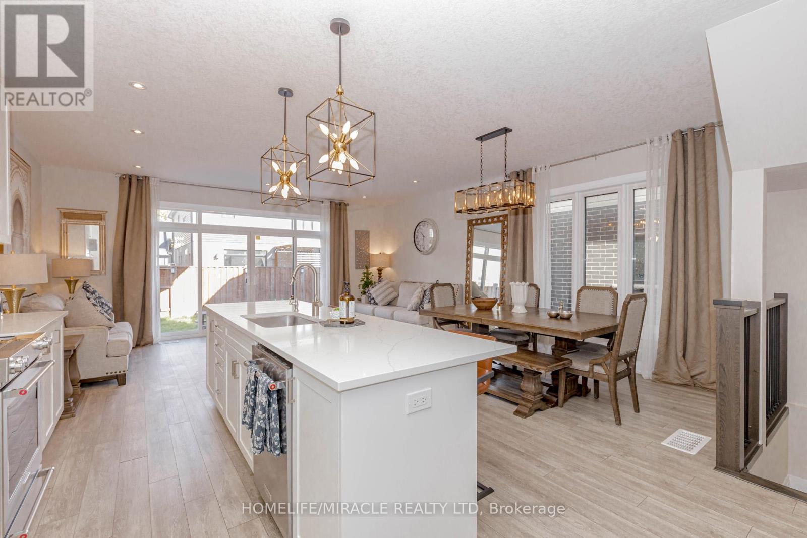 115 Monarch Woods Drive, Kitchener, Ontario  N2P 0K2 - Photo 6 - X12544612