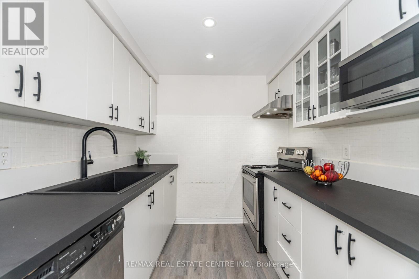 23 - 215 Glamis Road, Cambridge, Ontario  N1R 6V8 - Photo 17 - X12544644