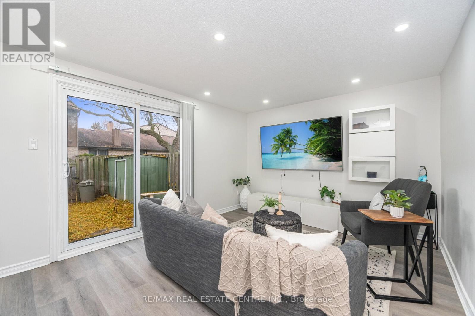 23 - 215 Glamis Road, Cambridge, Ontario  N1R 6V8 - Photo 9 - X12544644