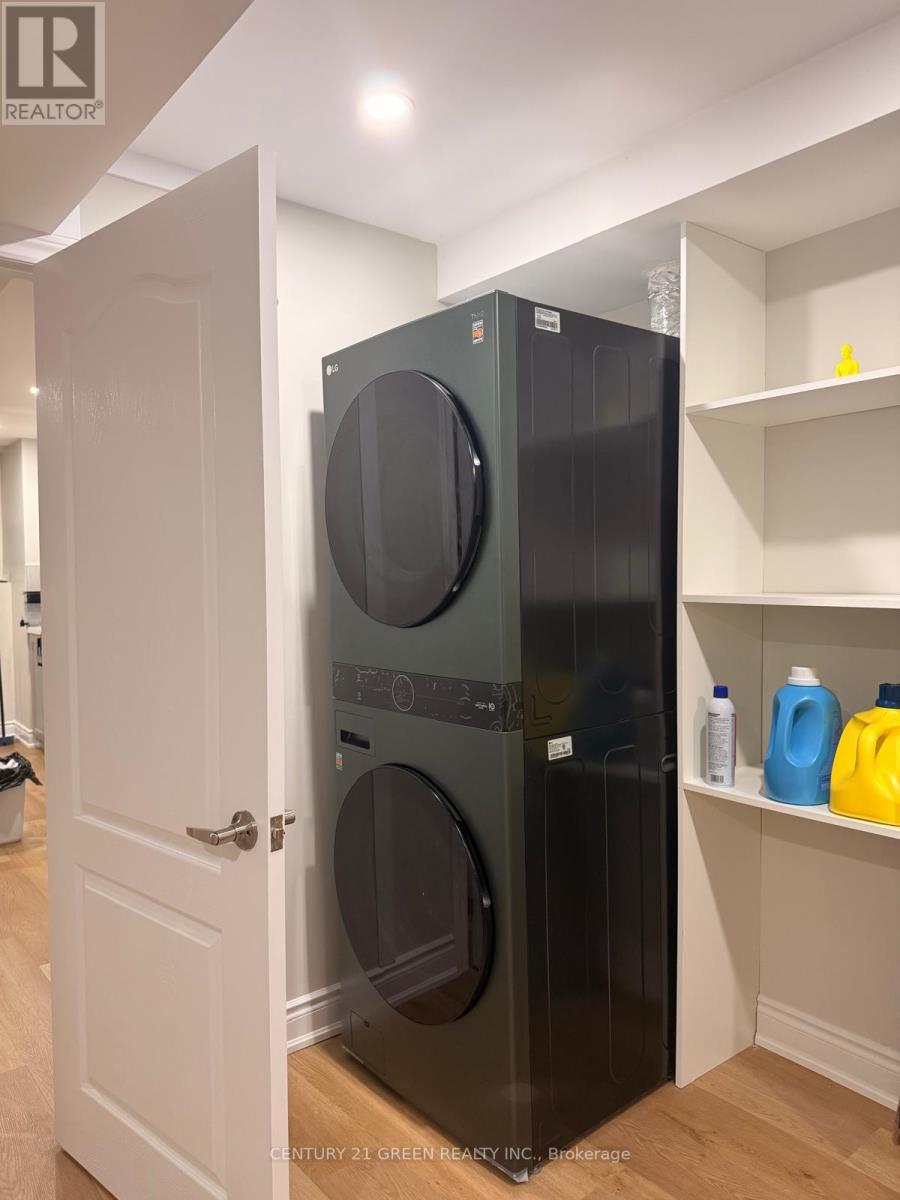 Lower - 9 Macklin Street, Brantford, Ontario  N3V 0B1 - Photo 7 - X12544672