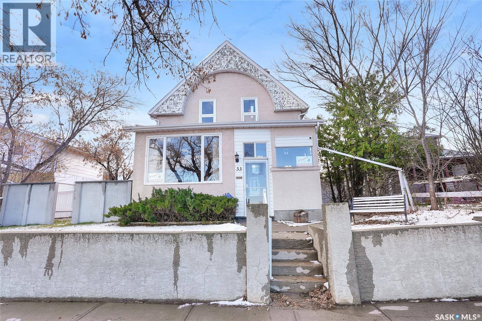 33 Home STREET W, moose jaw, Saskatchewan