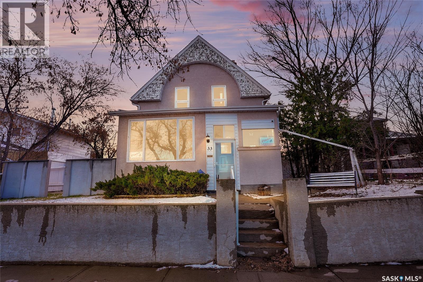 33 Home Street W, Moose Jaw, Saskatchewan  S6H 4X2 - Photo 2 - SK024018