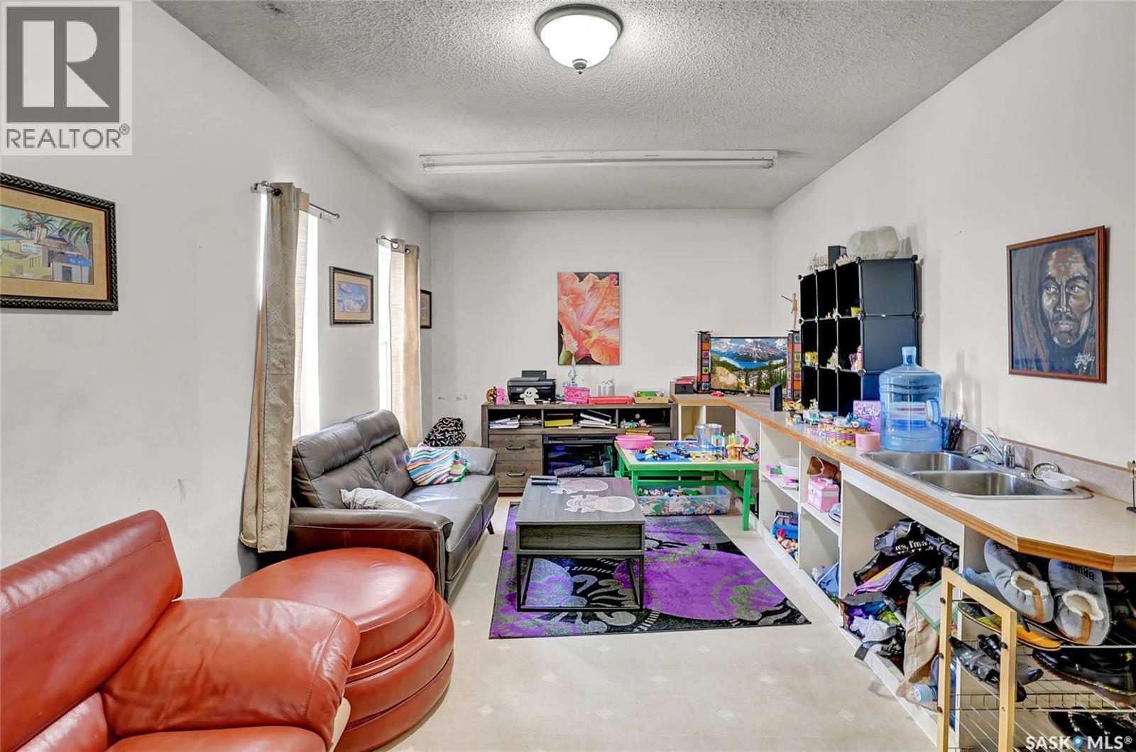 33 Home Street W, Moose Jaw, Saskatchewan  S6H 4X2 - Photo 25 - SK024018