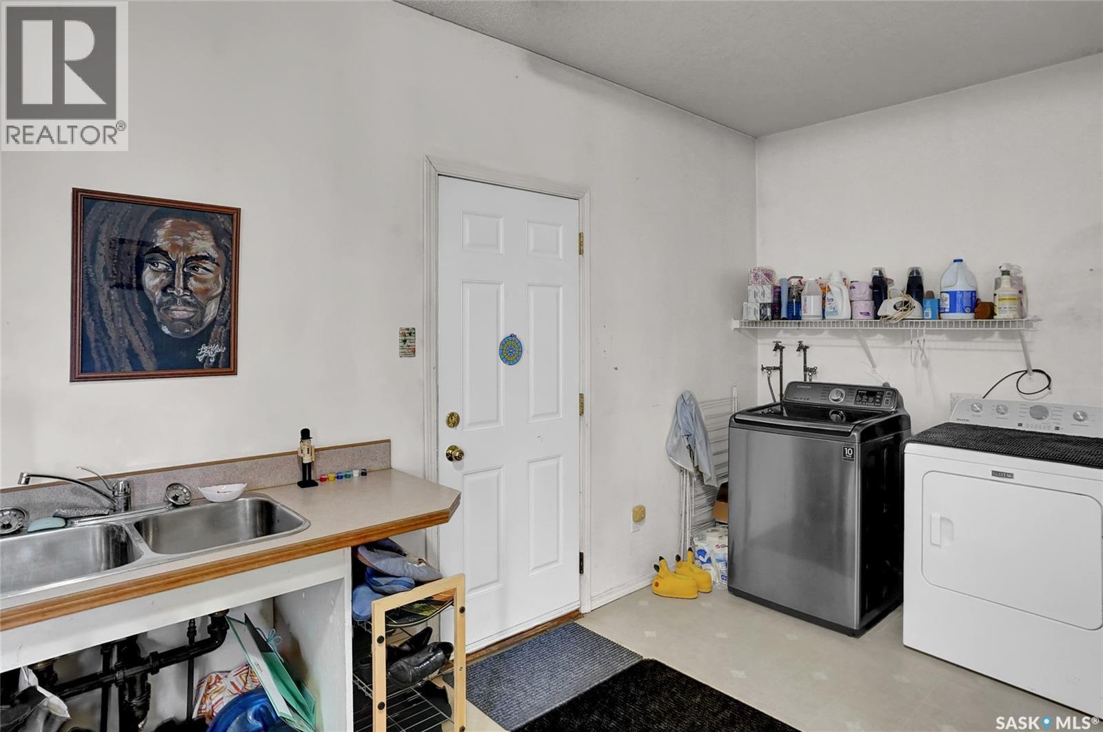 33 Home Street W, Moose Jaw, Saskatchewan  S6H 4X2 - Photo 27 - SK024018