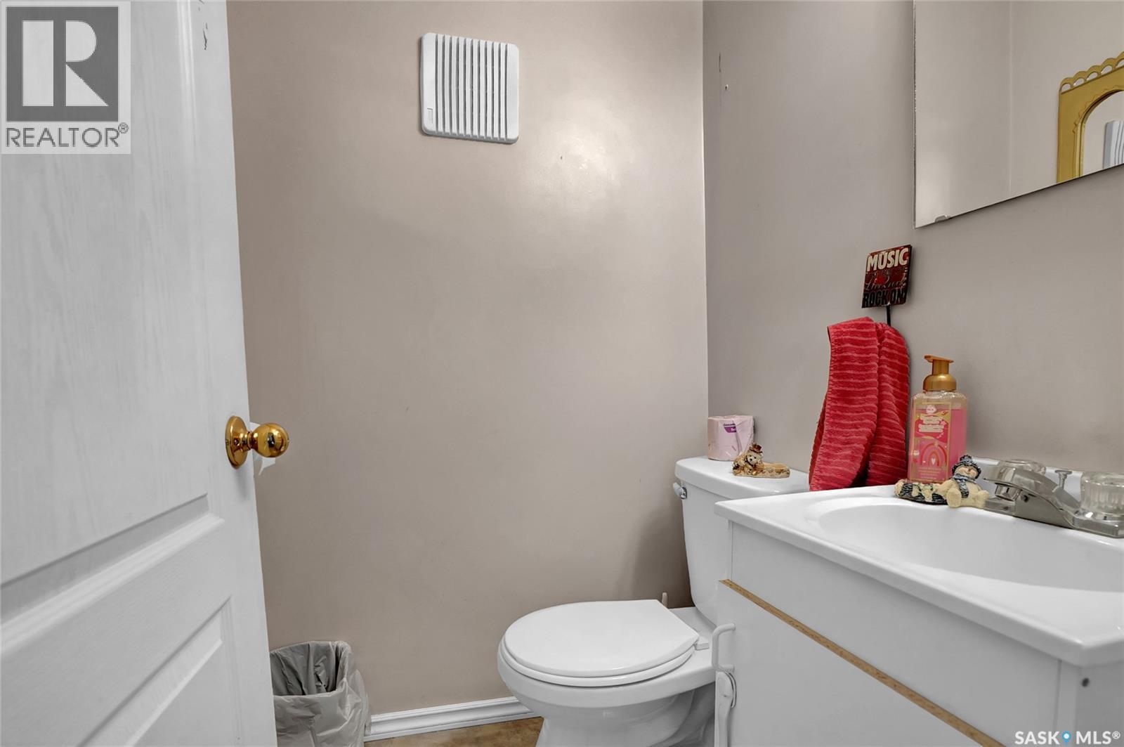 33 Home Street W, Moose Jaw, Saskatchewan  S6H 4X2 - Photo 29 - SK024018