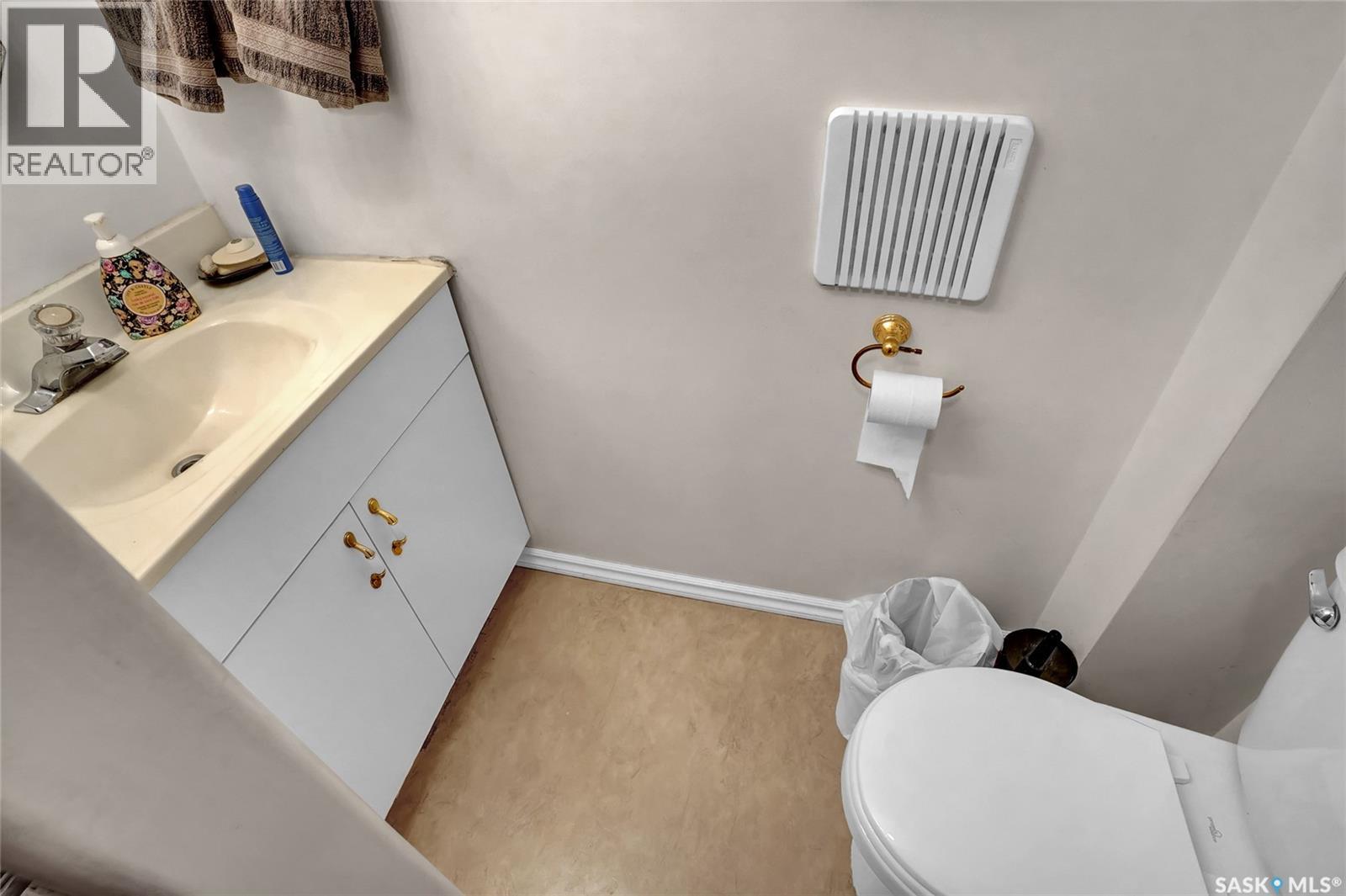 33 Home Street W, Moose Jaw, Saskatchewan  S6H 4X2 - Photo 37 - SK024018