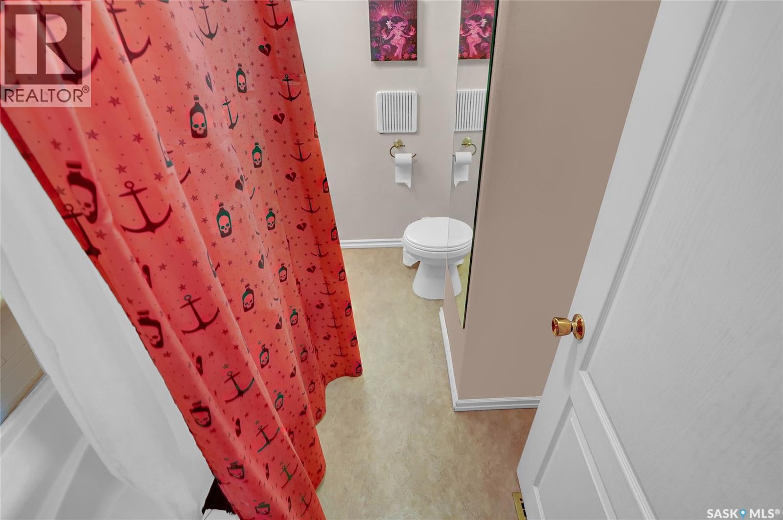 33 Home Street W, Moose Jaw, Saskatchewan  S6H 4X2 - Photo 38 - SK024018