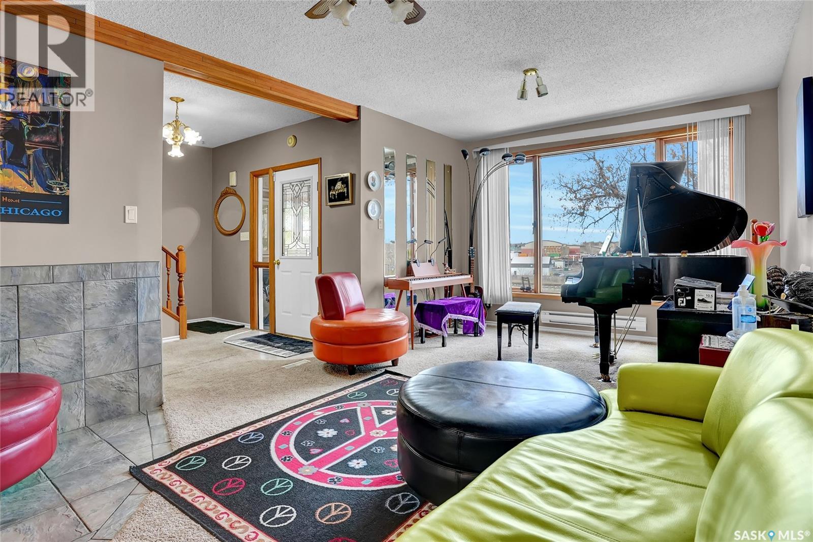 33 Home Street W, Moose Jaw, Saskatchewan  S6H 4X2 - Photo 8 - SK024018