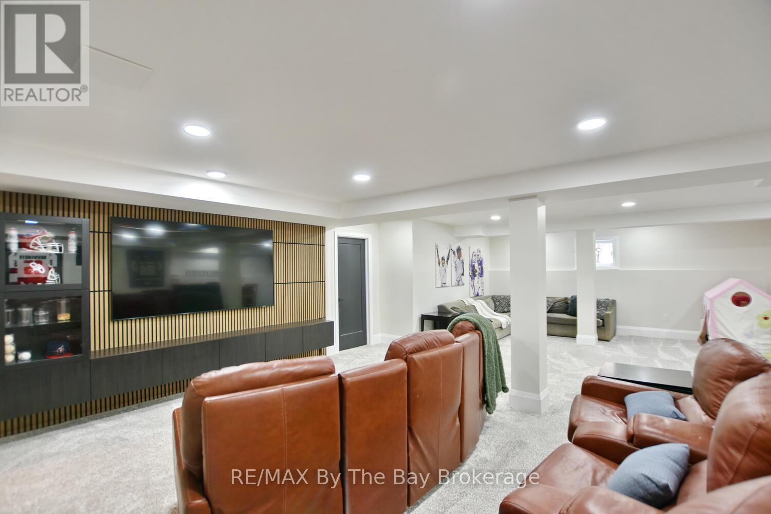 17 Basswood Drive, Wasaga Beach, Ontario  L9Z 0A8 - Photo 35 - S12542036